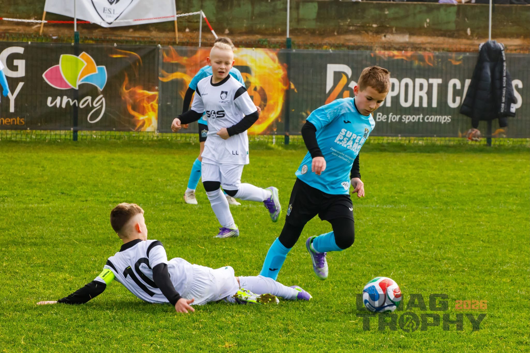 Igralci NK Dolomiti Frogs na skupinski fotografiji